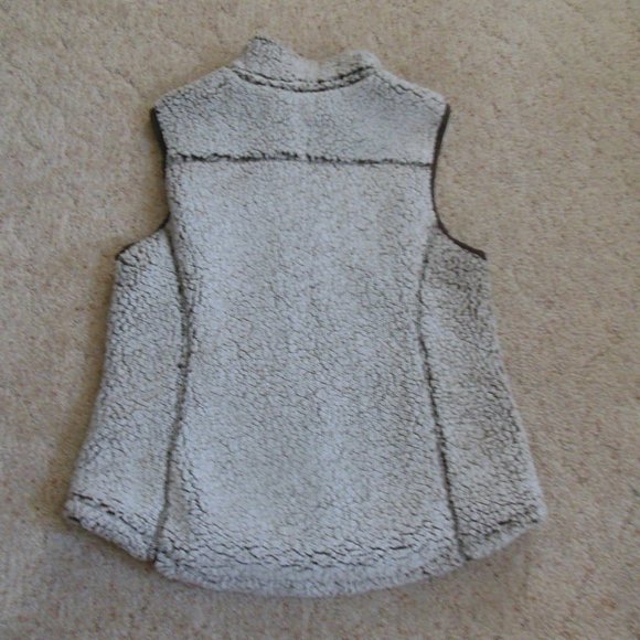 TE VERDE Zip Front Sherpa Vest in Heather Brown - Picture 3 of 3